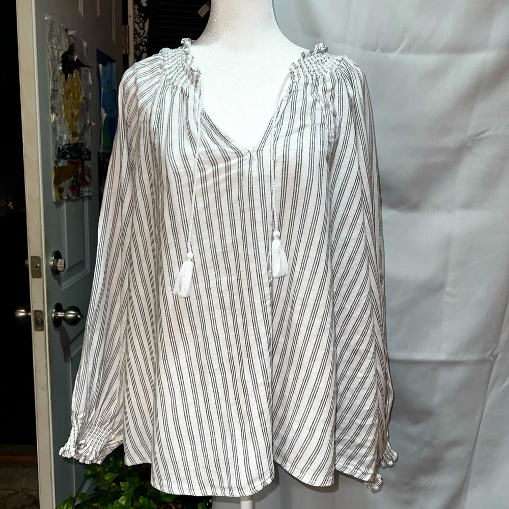 Old Navy Summer Gray and White Striped Shirt Size XL
